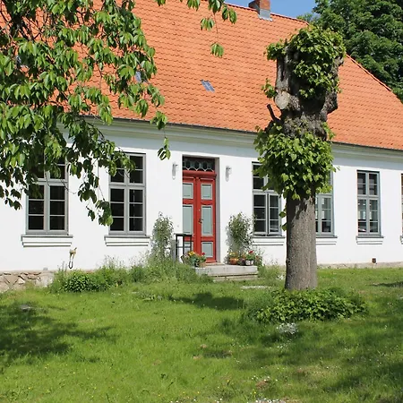 Kleine In Mit Garten, Cleaning Included Appartement