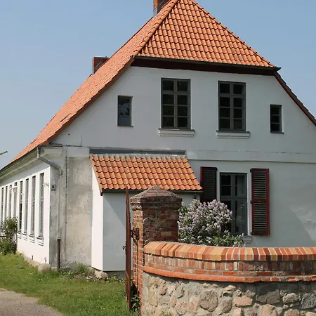 Appartement Kleine In Mit Garten, Cleaning Included *