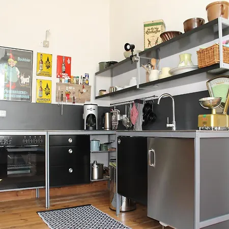 Kleine In Mit Garten, Cleaning Included Appartement