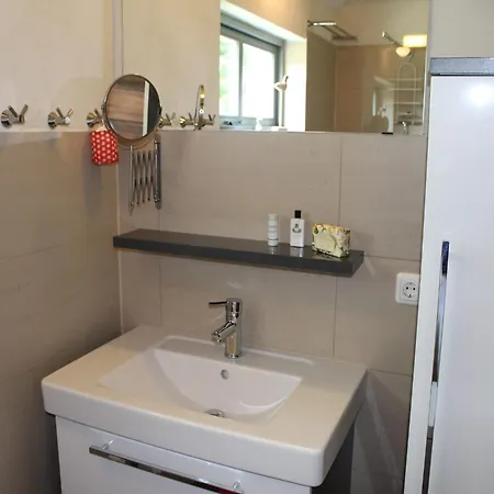 Kleine In Mit Garten, Cleaning Included Appartement *
